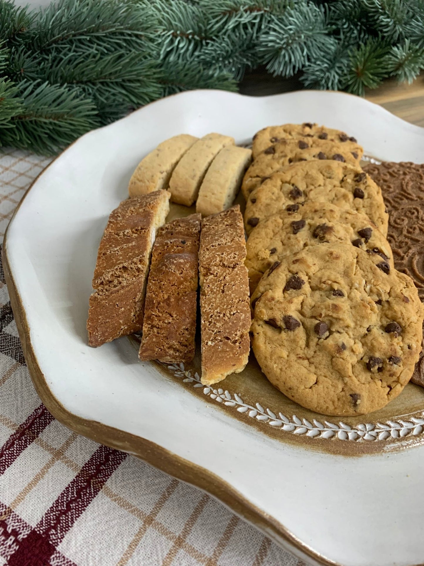 Ruffled Gingerbread House Plate - Elevate Ceramics Co.