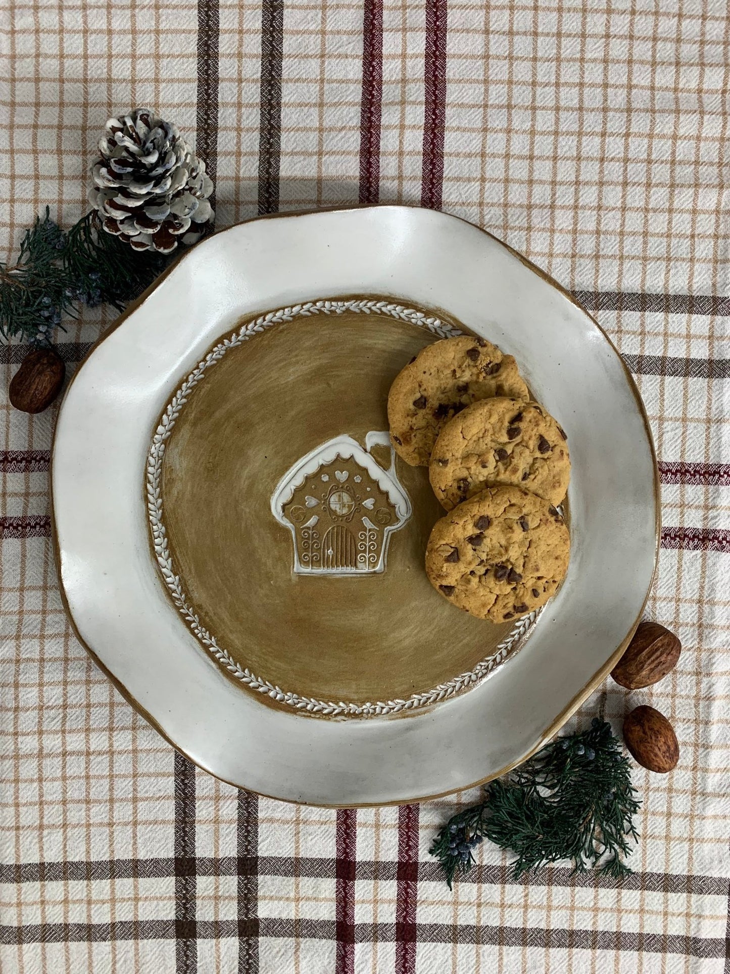 Ruffled Gingerbread House Plate - Elevate Ceramics Co.